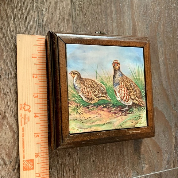 Framed hand painted tile/wood Quail plaque 6/6 inches - Picture 3 of 9